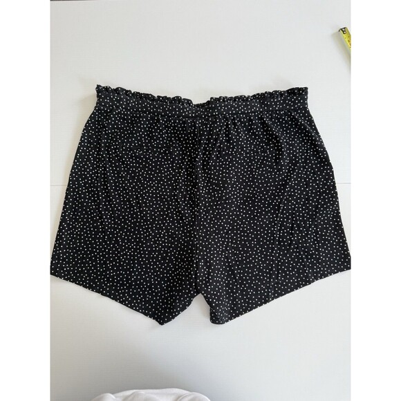 Torrid 5 Inch Pull-On Studio Luxe Mid-Rise Paperbag Waist Short Size 1 XL Black - Picture 10 of 11